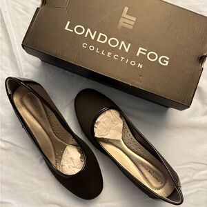 London Fog Black Flats and Loafers with Soft Material and Rounded Toe
